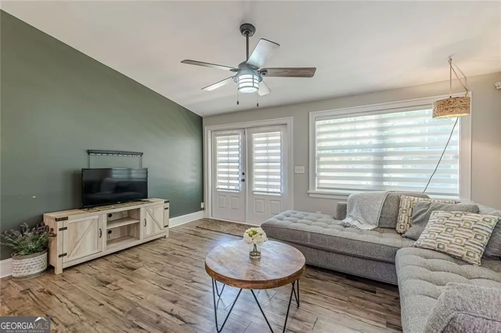 1237 Winburn DR East Point, GA 30344