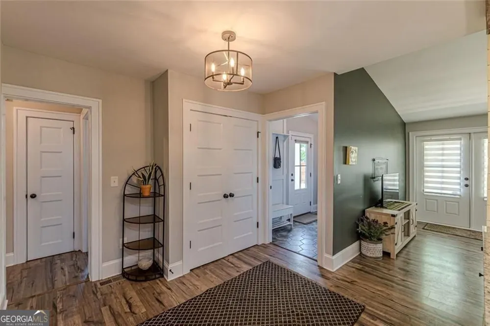 1237 Winburn DR East Point, GA 30344