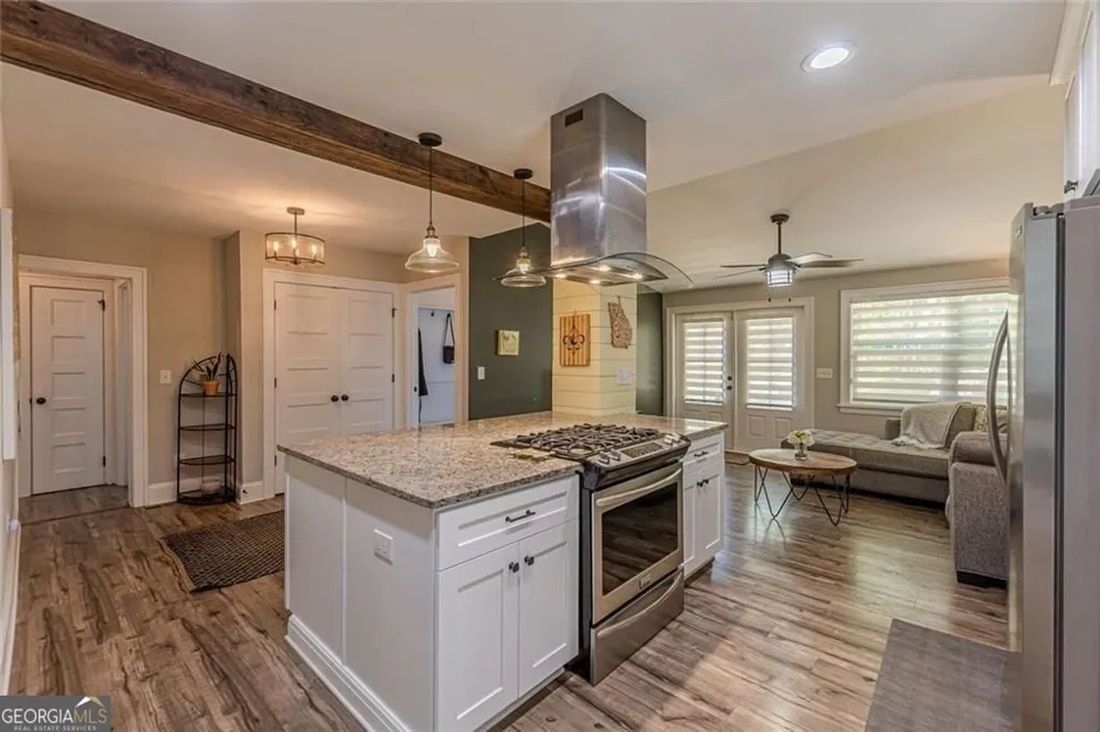 1237 Winburn DR East Point, GA 30344