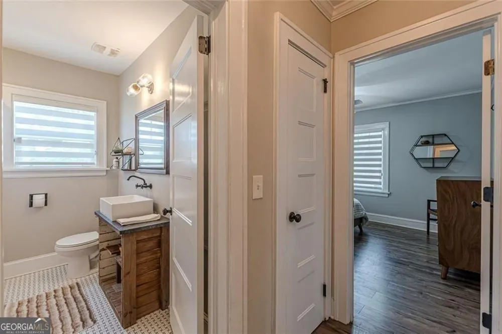 1237 Winburn DR East Point, GA 30344