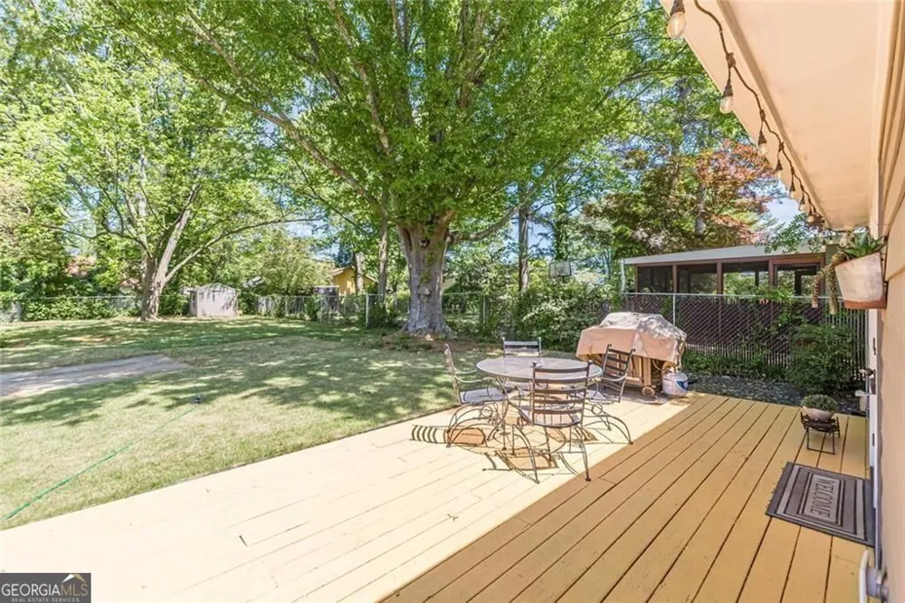 1237 Winburn DR East Point, GA 30344