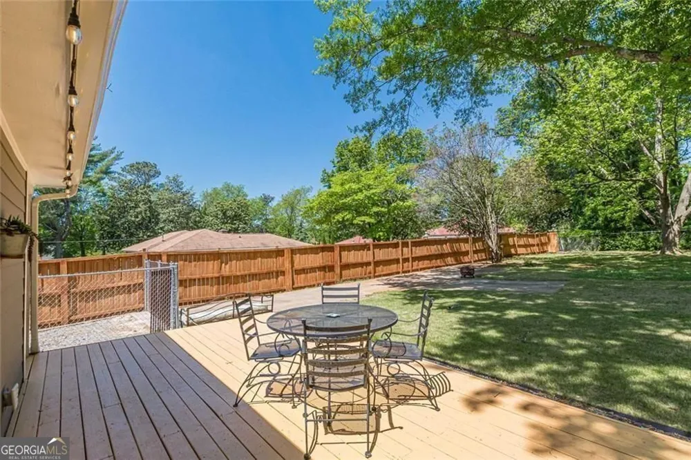 1237 Winburn DR East Point, GA 30344