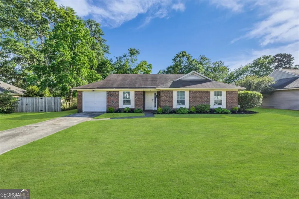 40 Whippoorwill LN E Richmond Hill, GA 31324