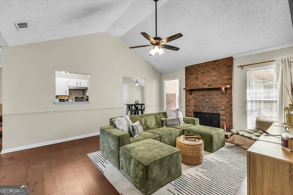 40 Whippoorwill LN E Richmond Hill, GA 31324