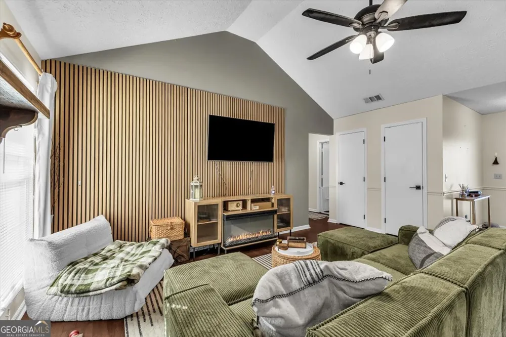40 Whippoorwill LN E Richmond Hill, GA 31324