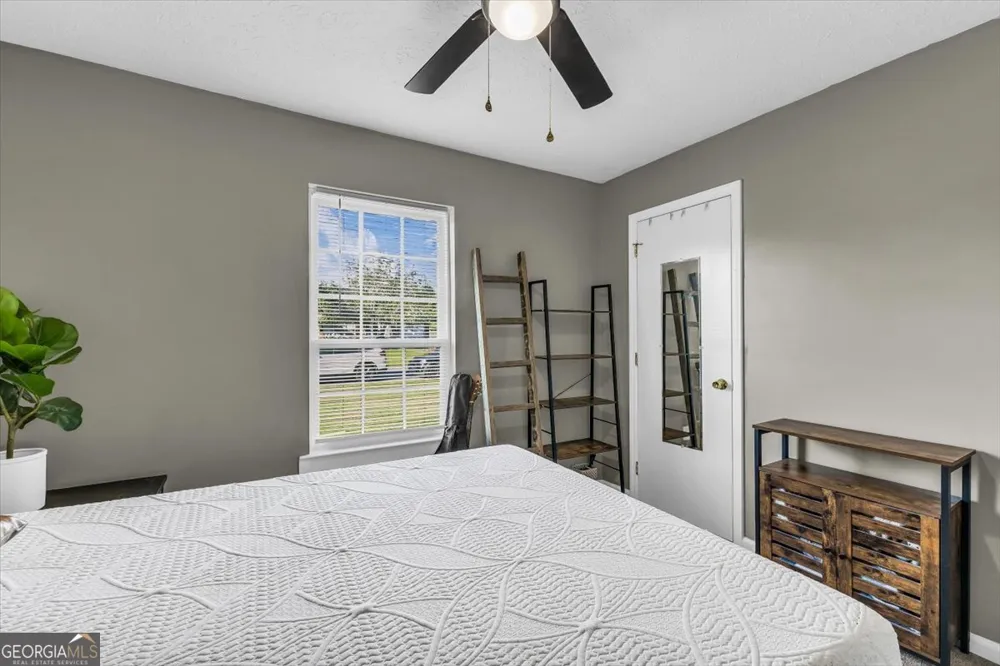 40 Whippoorwill LN E Richmond Hill, GA 31324