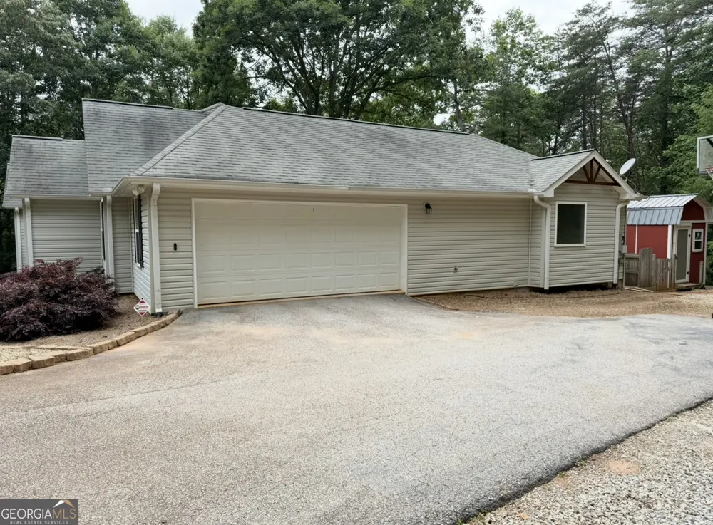 227 Clarkesville Heights DR Clarkesville, GA 30523