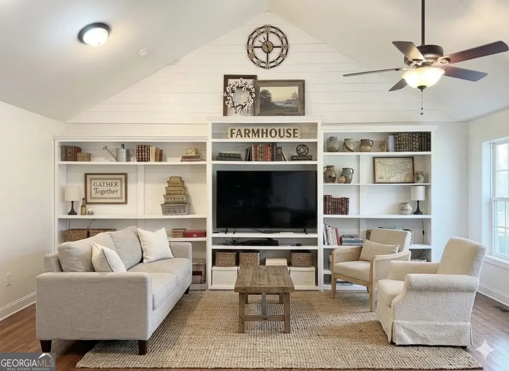 227 Clarkesville Heights DR Clarkesville, GA 30523