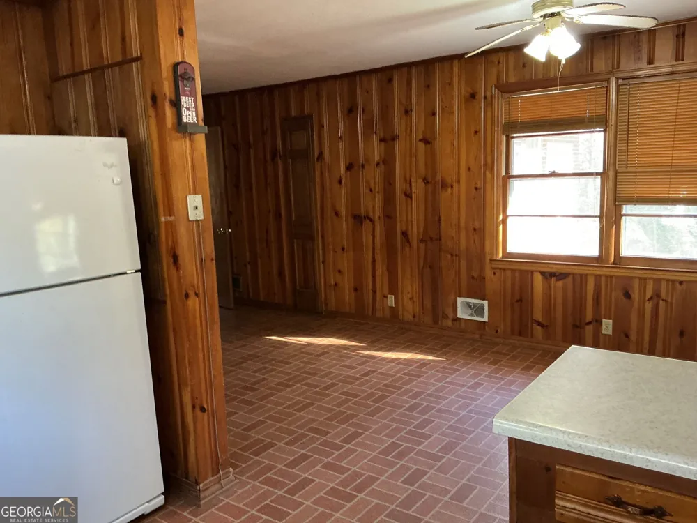 135 Brookside DR Elberton, GA 30635