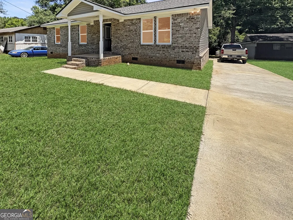 24 George ST Forsyth, GA 31029