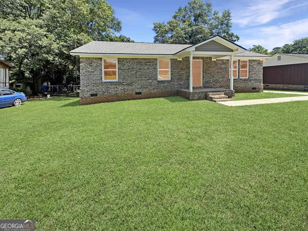 24 George ST Forsyth, GA 31029