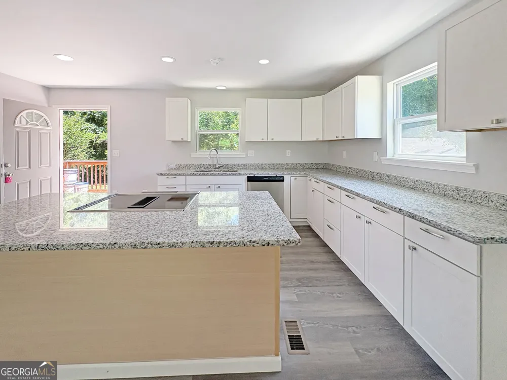 24 George ST Forsyth, GA 31029