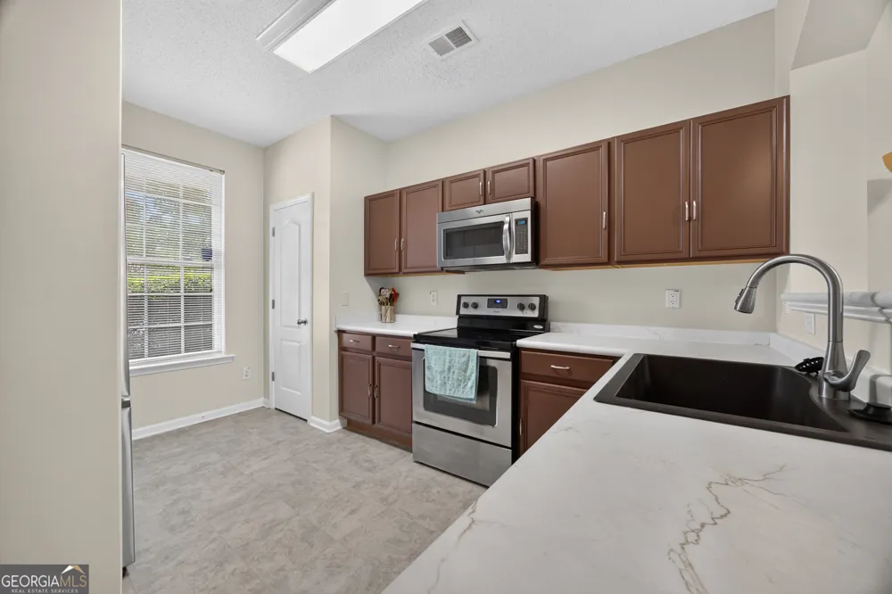 1406 Bayrose CIR East Point, GA 30344