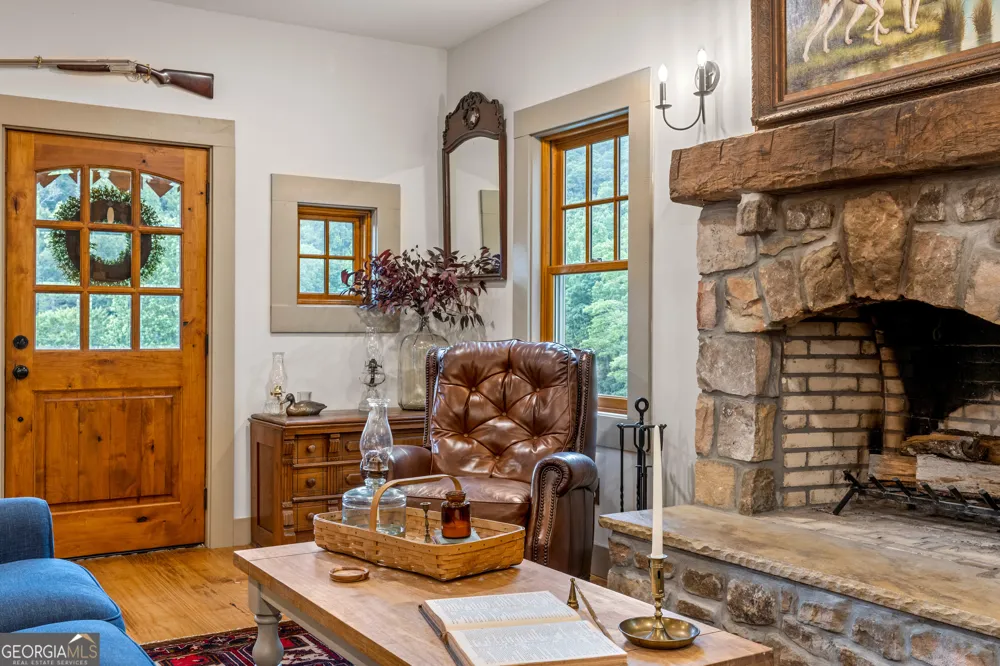 32 Lantern Cove RD Chickamauga, GA 30707