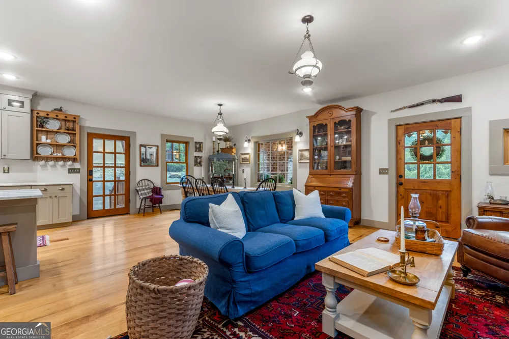 32 Lantern Cove RD Chickamauga, GA 30707