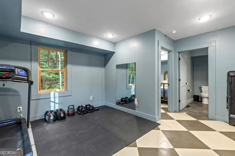 32 Lantern Cove RD Chickamauga, GA 30707