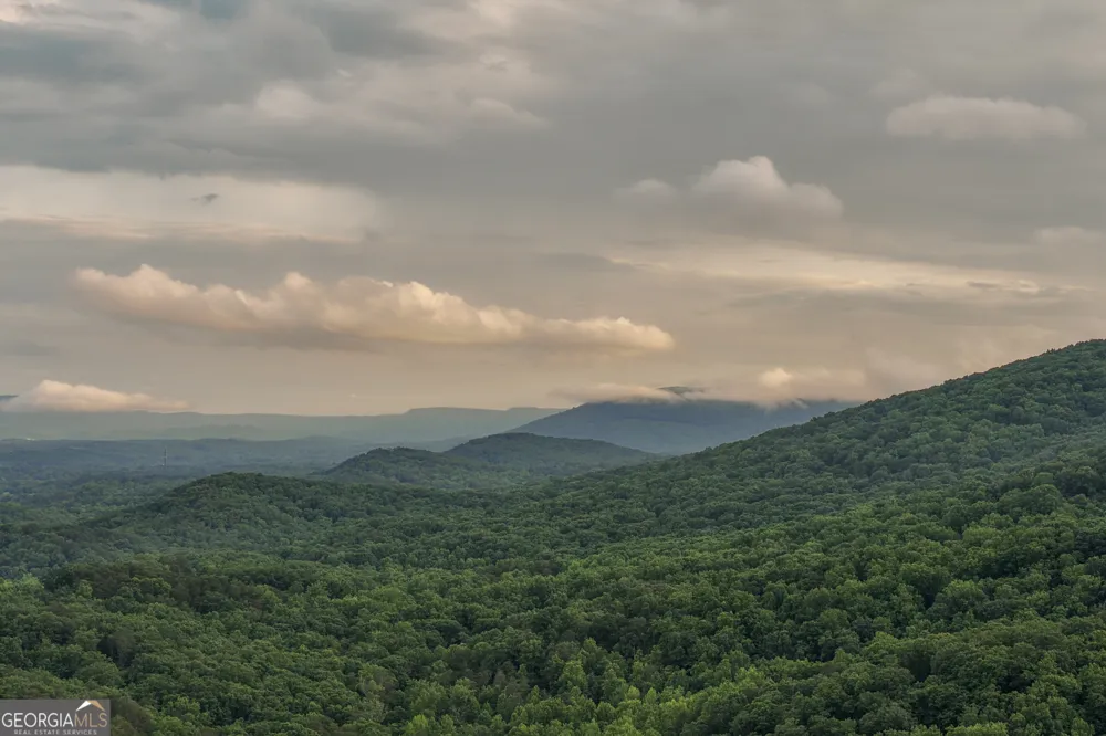32 Lantern Cove RD Chickamauga, GA 30707