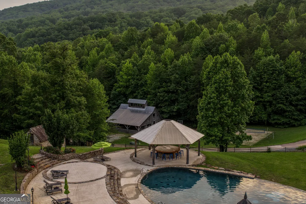 32 Lantern Cove RD Chickamauga, GA 30707
