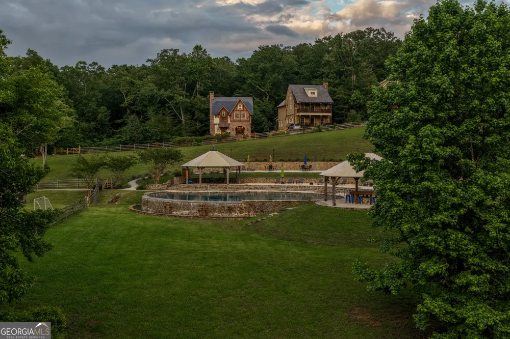 32 Lantern Cove RD Chickamauga, GA 30707