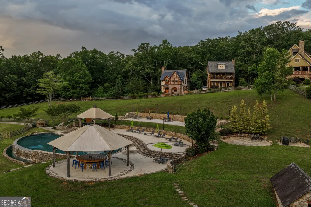 32 Lantern Cove RD Chickamauga, GA 30707
