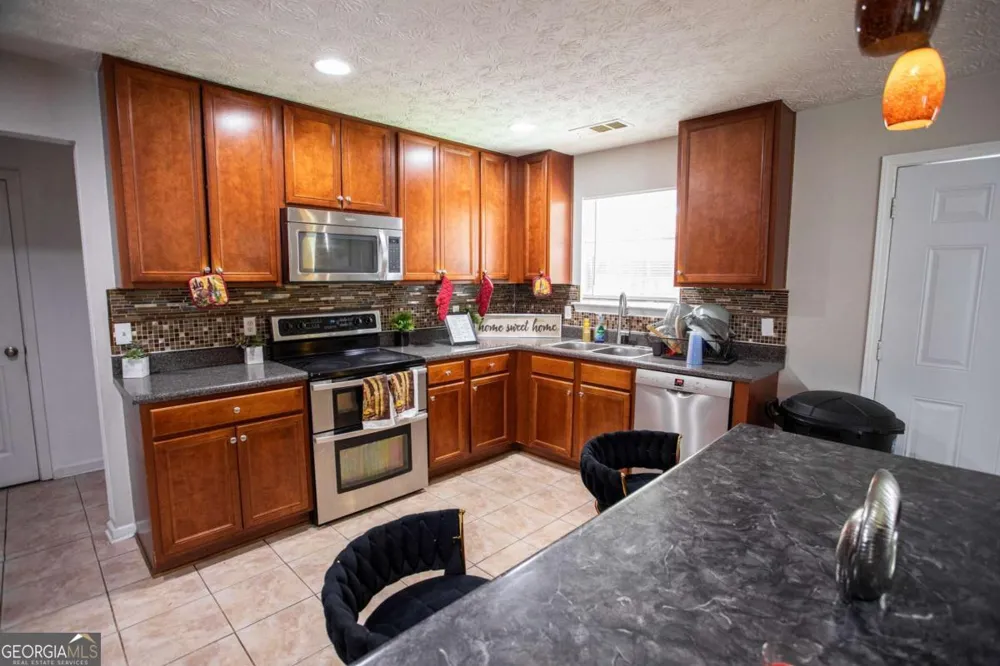 8339 Milam LOOP Fairburn, GA 30213