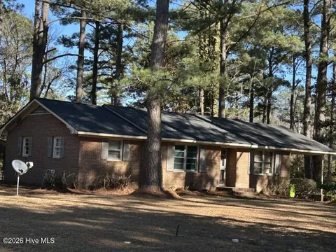 5208 Pinetree Lane