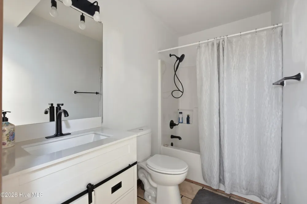 309 W Durham Street Kill Devil Hills, NC 27948