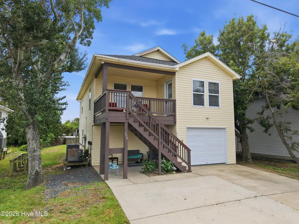 309 W Durham Street Kill Devil Hills, NC 27948
