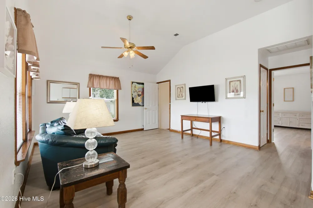 309 W Durham Street Kill Devil Hills, NC 27948