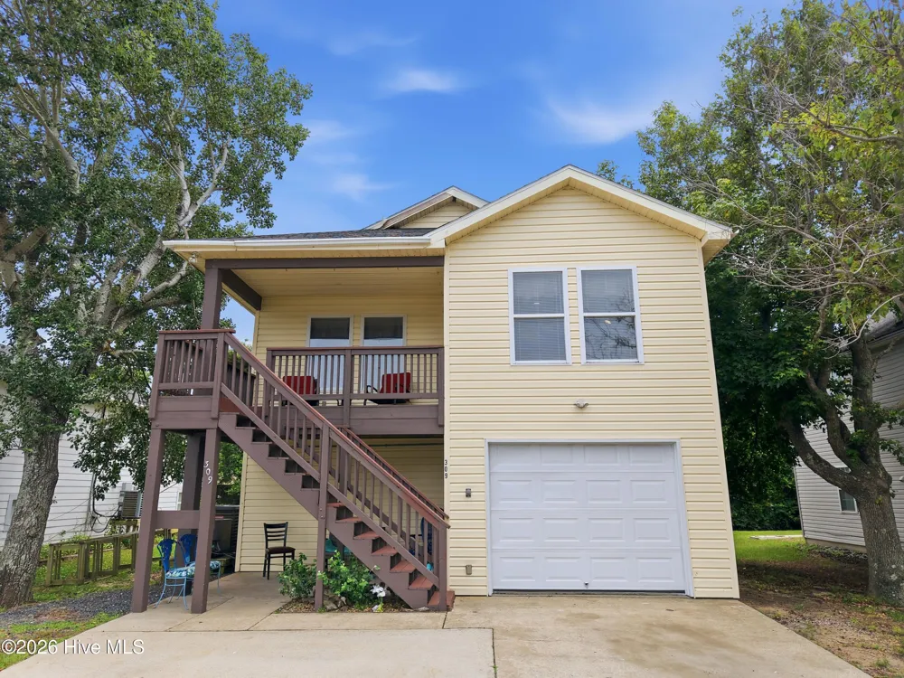 309 W Durham Street Kill Devil Hills, NC 27948