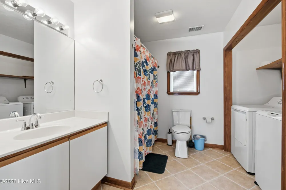 309 W Durham Street Kill Devil Hills, NC 27948