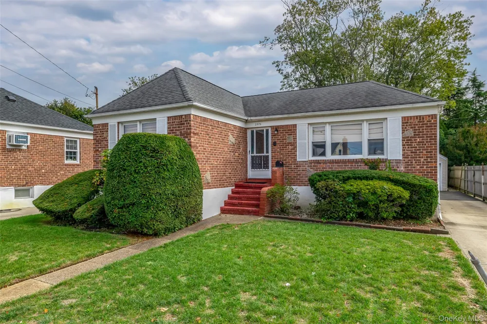 2975 oceanside Road Oceanside, NY 11572