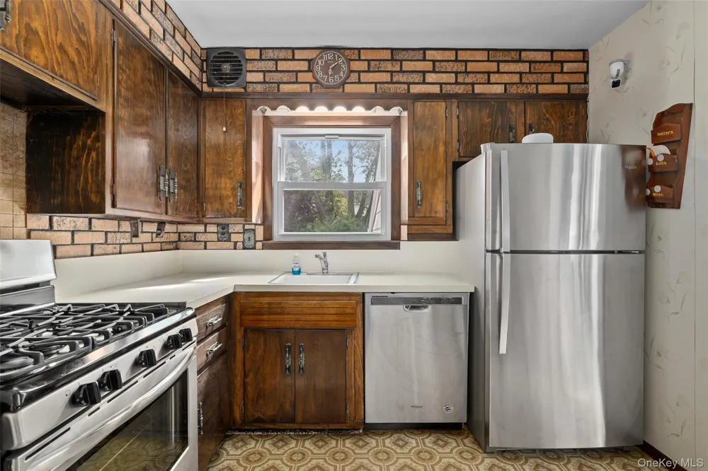 2975 oceanside Road Oceanside, NY 11572