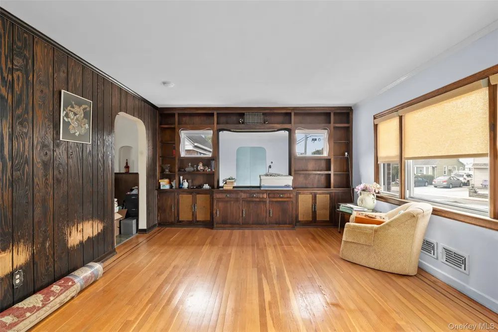 2975 oceanside Road Oceanside, NY 11572