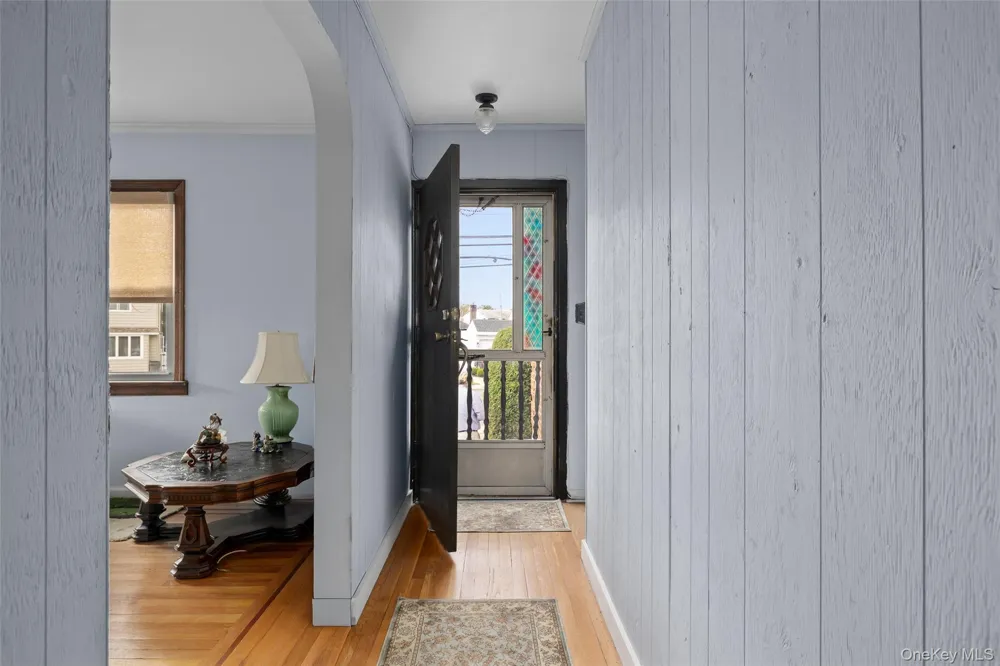 2975 oceanside Road Oceanside, NY 11572