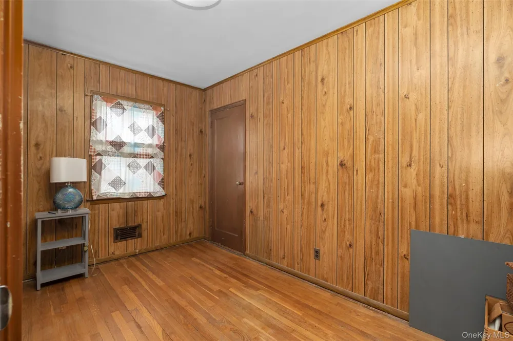 2975 oceanside Road Oceanside, NY 11572