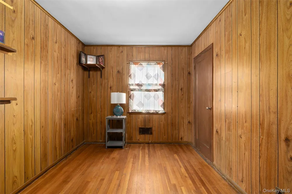 2975 oceanside Road Oceanside, NY 11572