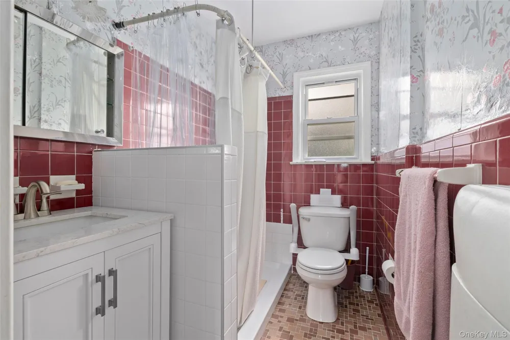 2975 oceanside Road Oceanside, NY 11572