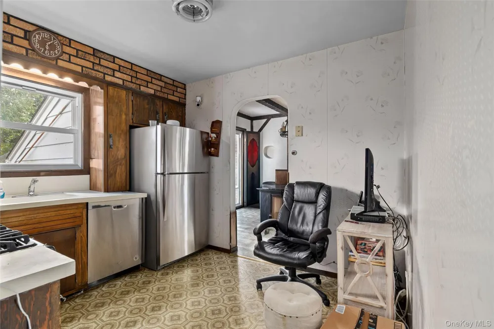 2975 oceanside Road Oceanside, NY 11572