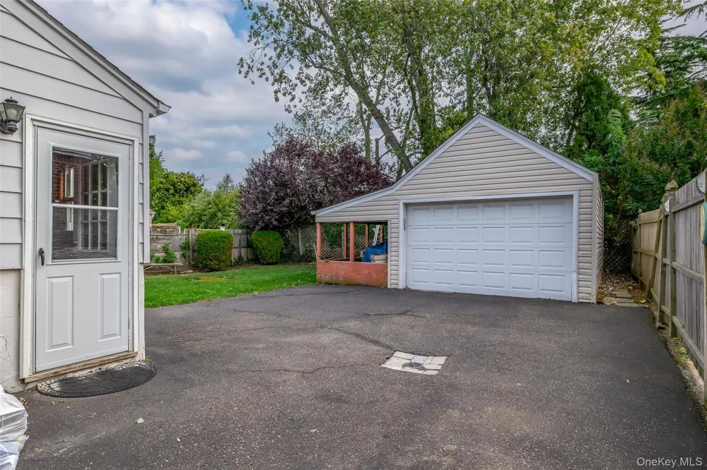 2975 oceanside Road Oceanside, NY 11572