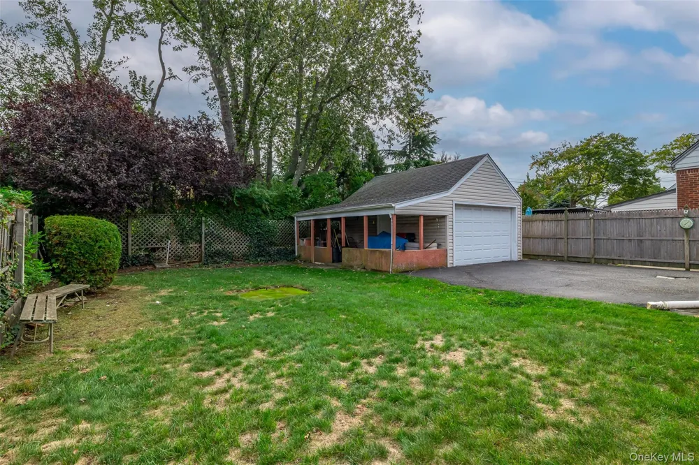 2975 oceanside Road Oceanside, NY 11572