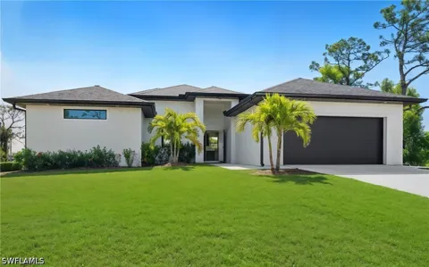 NW 38th Avenue
