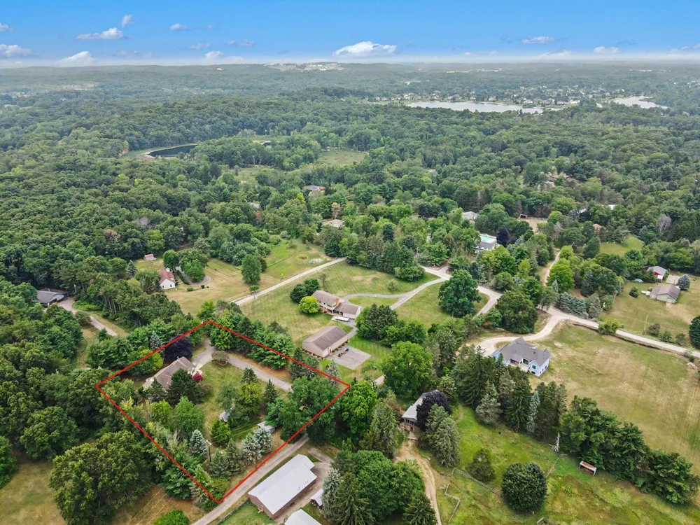 1457 Indian Trail Milford, MI 48380
