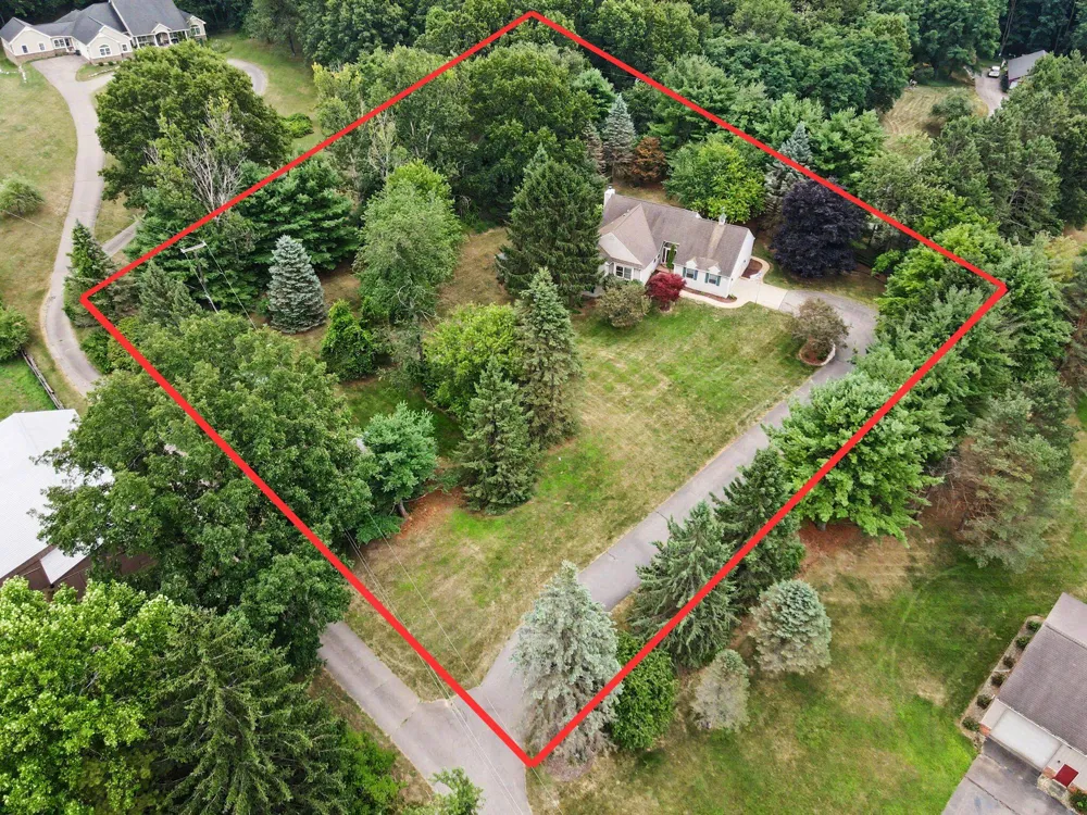 1457 Indian Trail Milford, MI 48380