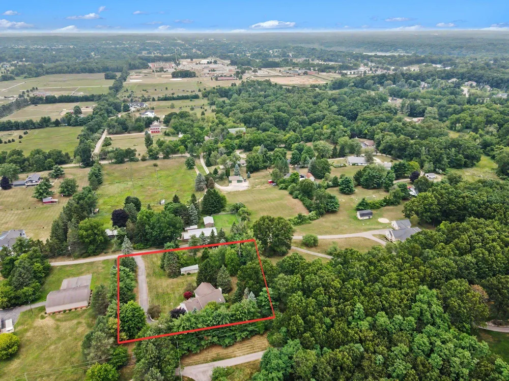 1457 Indian Trail Milford, MI 48380