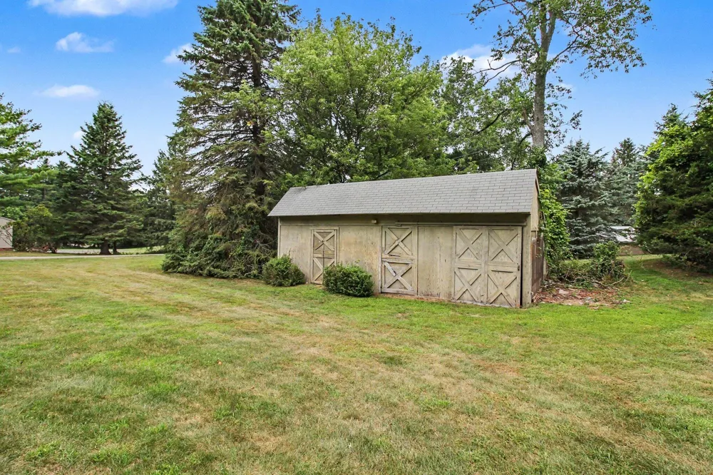 1457 Indian Trail Milford, MI 48380