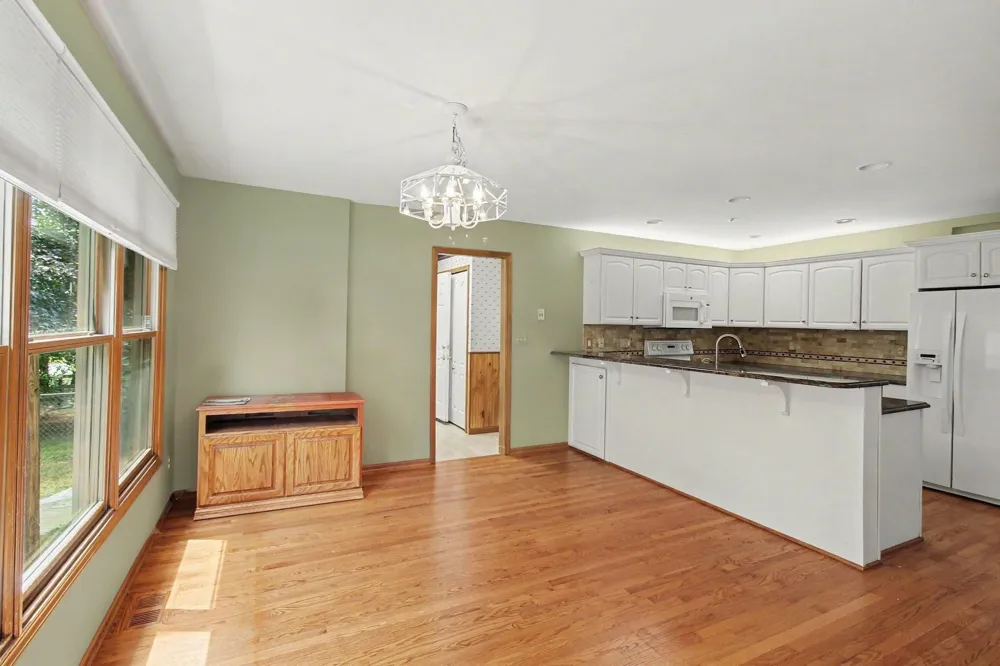 1457 Indian Trail Milford, MI 48380