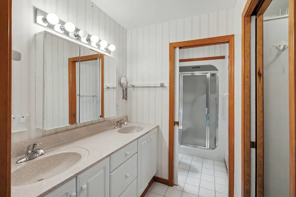 1457 Indian Trail Milford, MI 48380