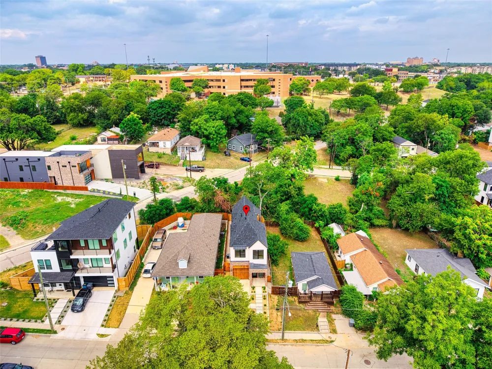 333 Moore Street Dallas, TX 75203