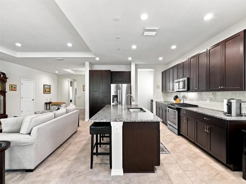 5133 ADMIRAL POINTE DRIVE Apollo Beach, FL 33572